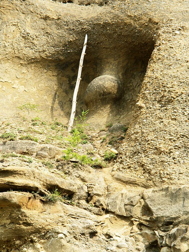 Altar (c) Petru Goja